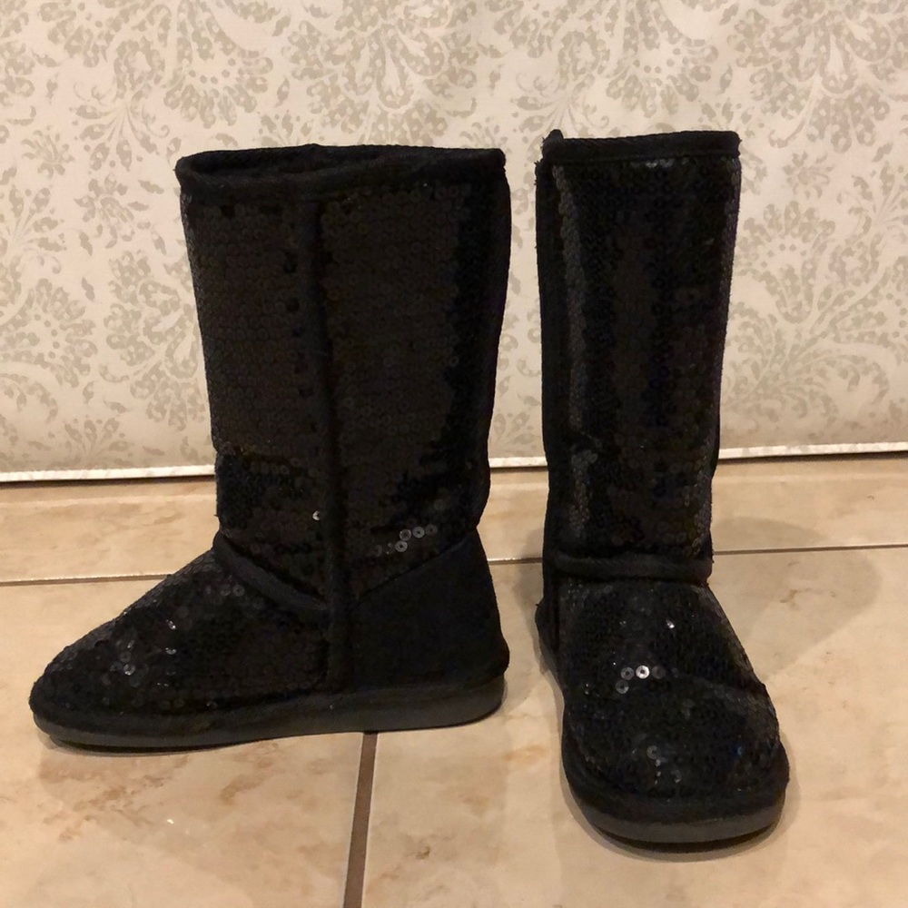 Black sequence boots